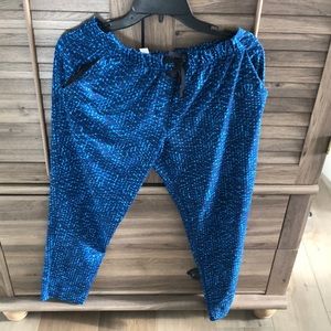 Lululemon jogging Trousers size 6